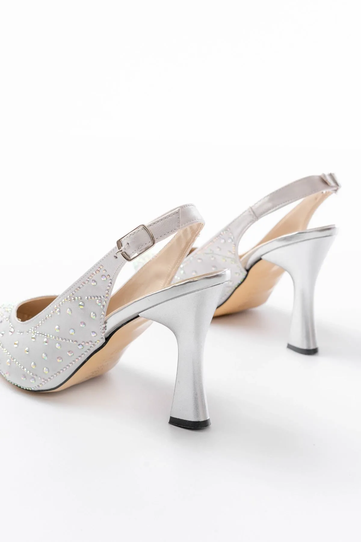 S-601 Gümüş Arkası Açık Taş Aksesuarlı Günlük Kadın Sandalet