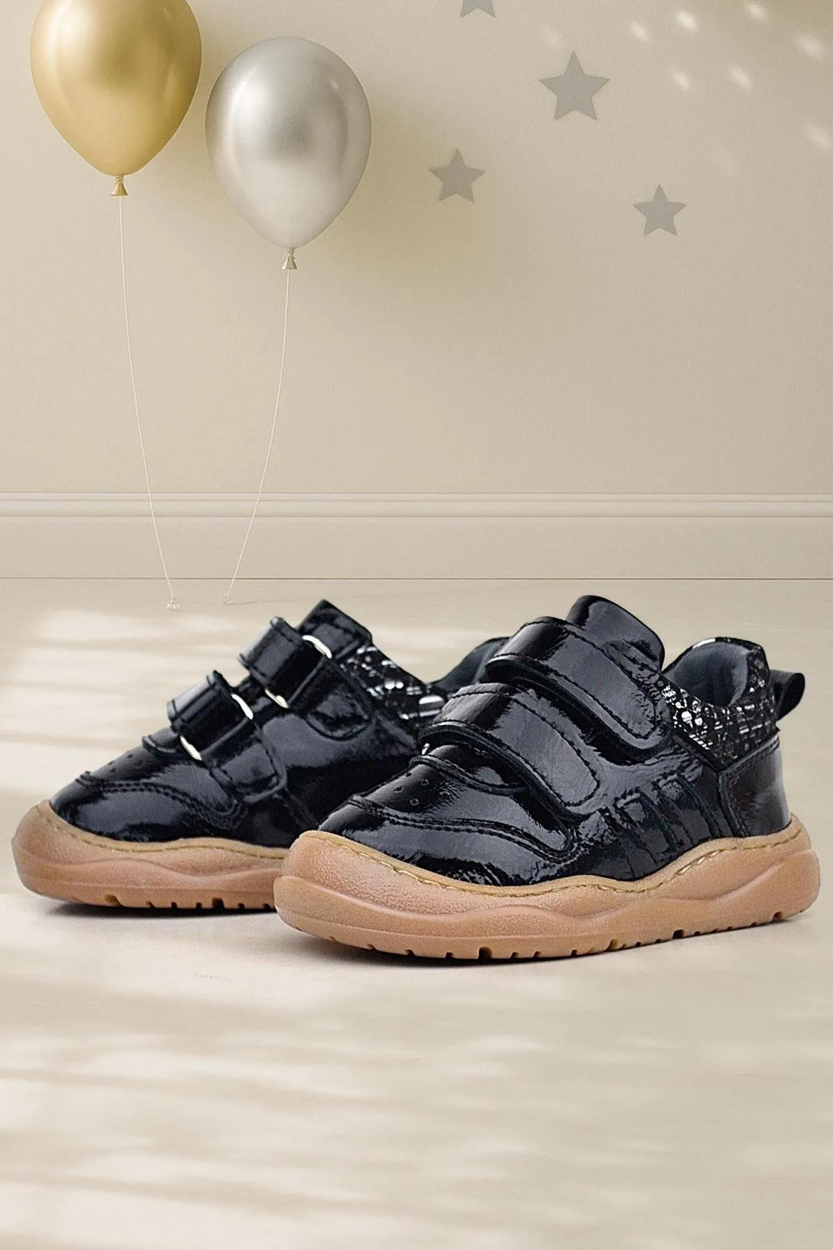 Schaggy Hakiki Deri Parlak Siyah Bebek Spor Ayakkabı