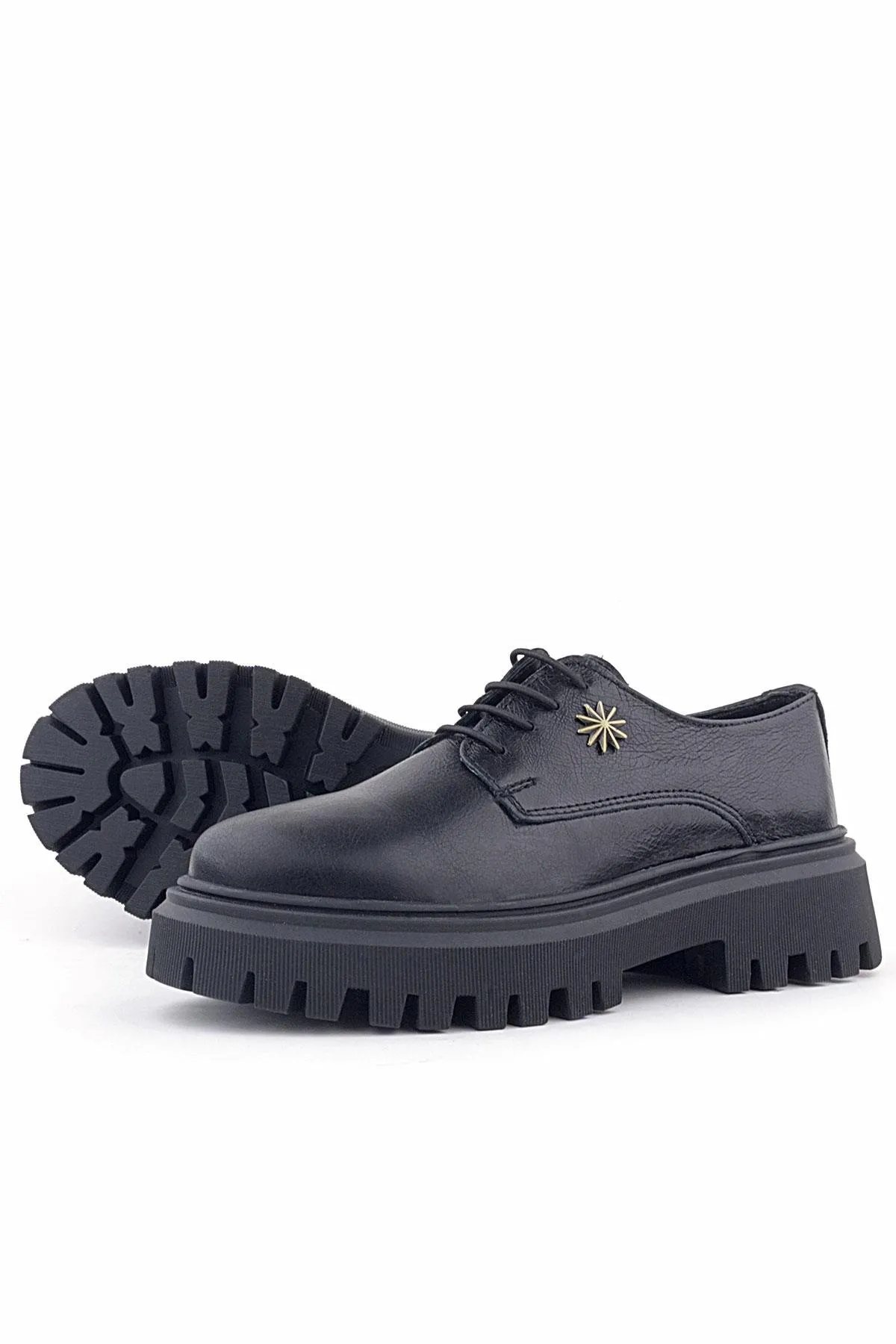 Siyah Kırışık Hakiki Deri Bağcıklı Toka Detaylı Kız Çocuk Oxford Ayakkabı