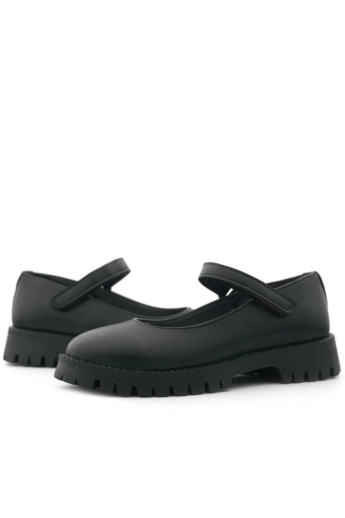 Siyah Mat Cırtlı Kalın Tabanlı Kız Çocuk Okul Ayakkabısı