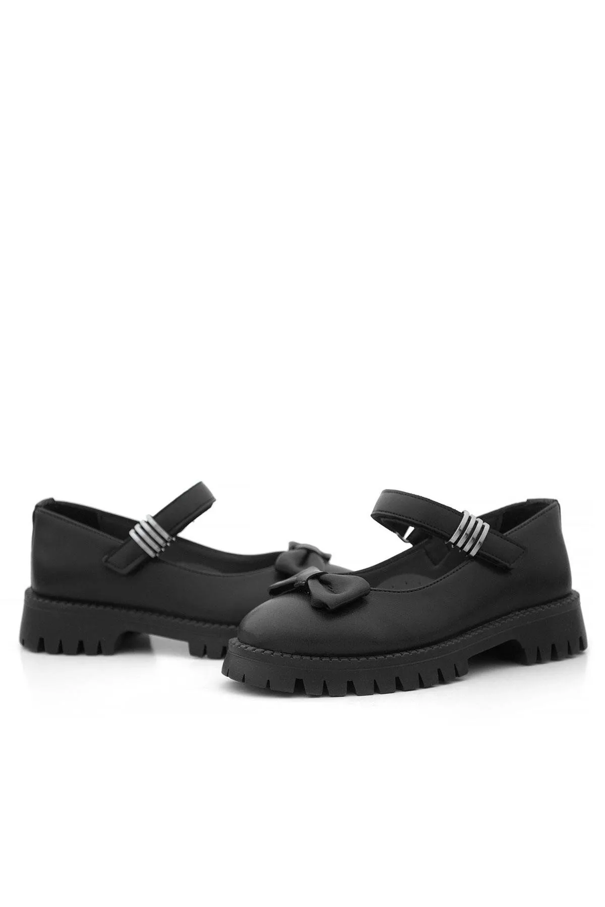 Siyah Mat Kalın Tabanlı Metal Detaylı Cırtlı Kız Çocuk Babet