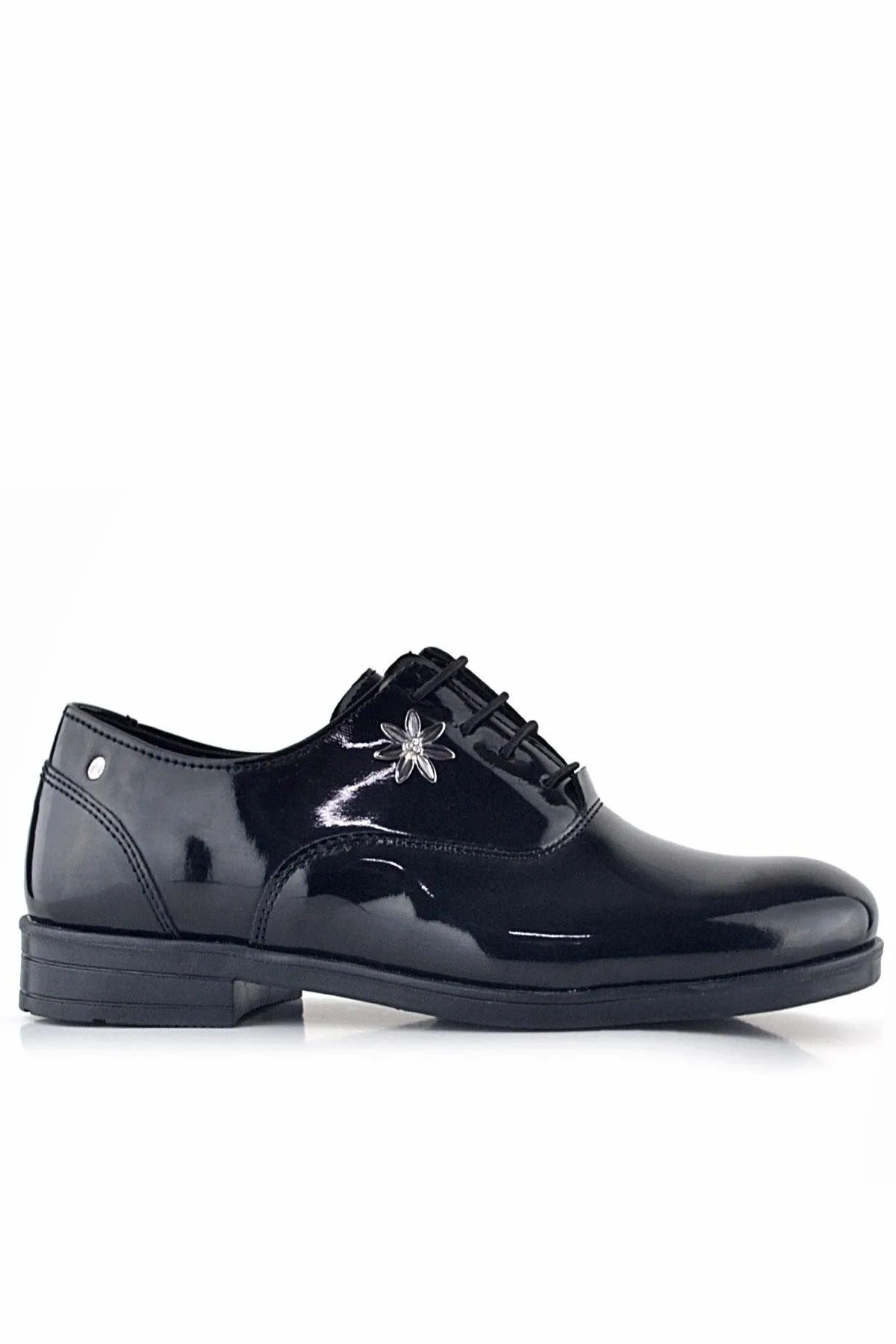 Siyah Rugan Bağcıklı Çiçek Detaylı Çocuk Klasik Ayakkabısı