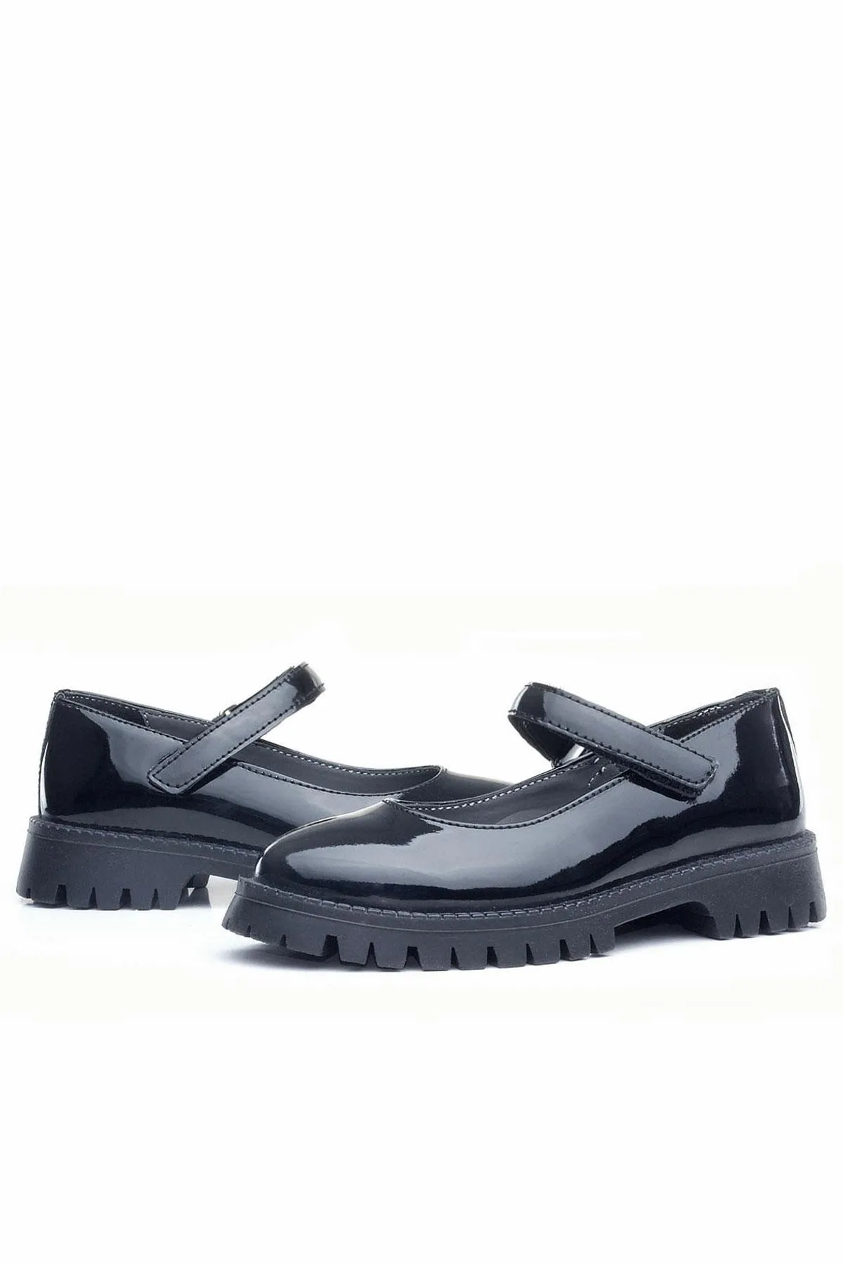 Siyah Rugan Cırtlı Kalın Tabanlı Kız Çocuk Okul Ayakkabısı