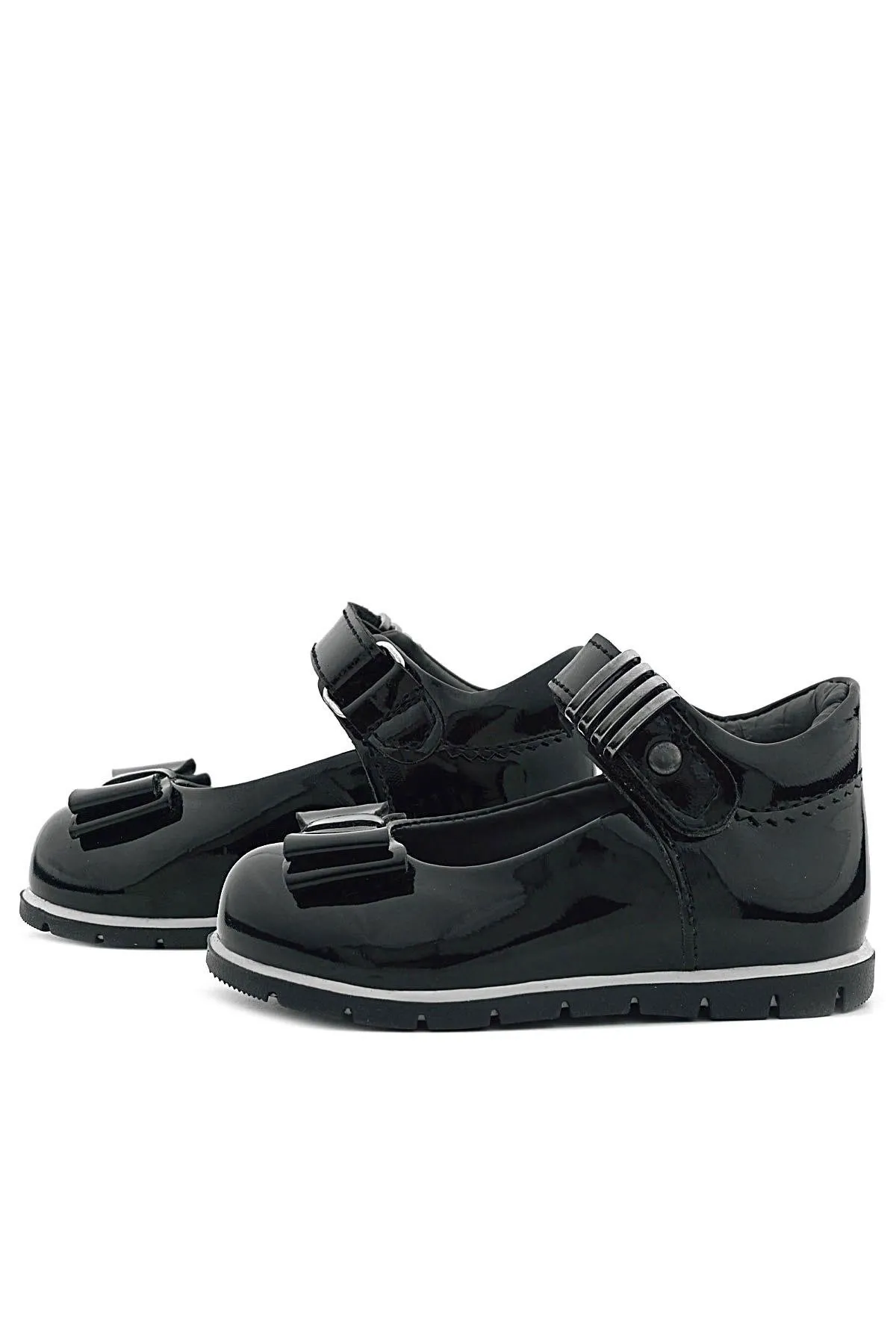 Siyah Rugan Metal Detaylı Fiyonklu Kız Bebek Babet Ayakkabı