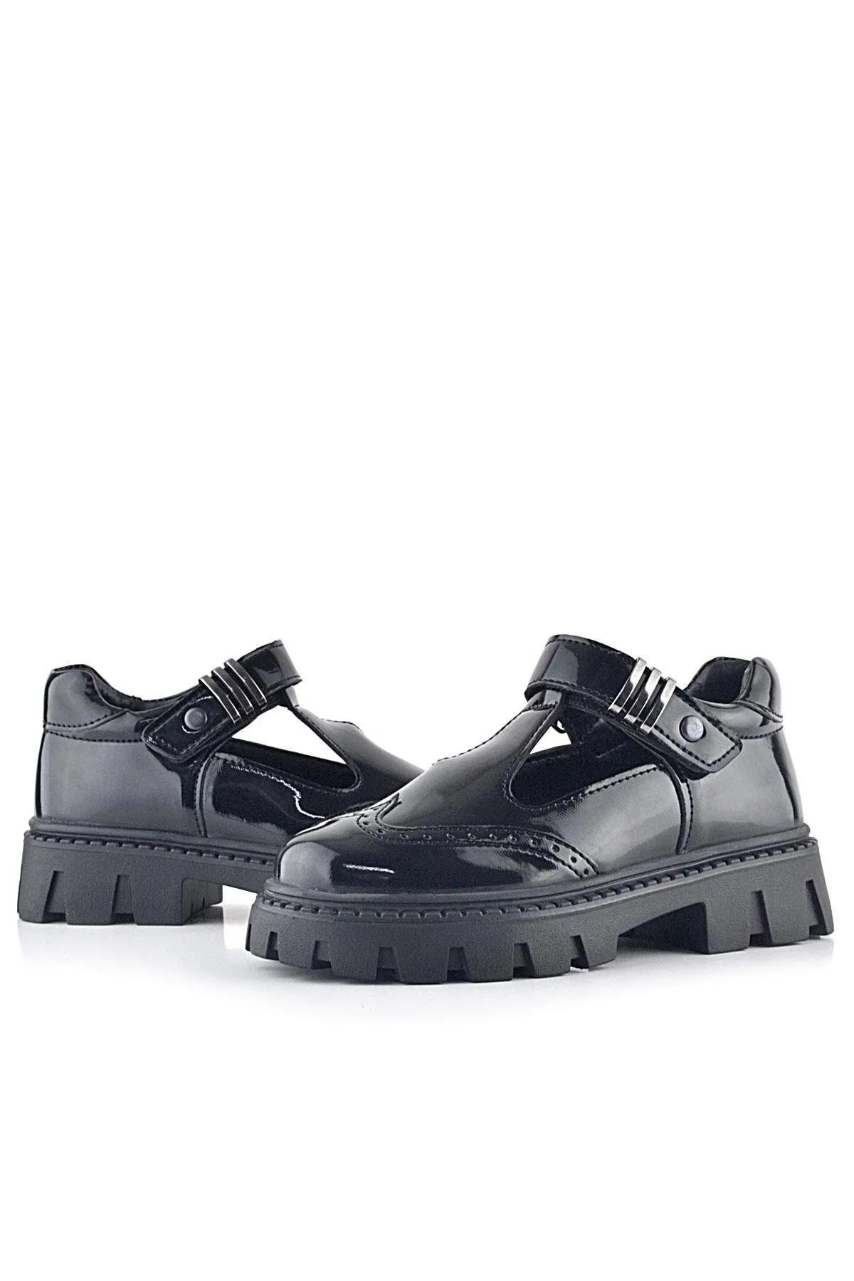 Siyah Rugan Toka Detaylı Cırtlı Kız Çocuk Günlük Ayakkabı