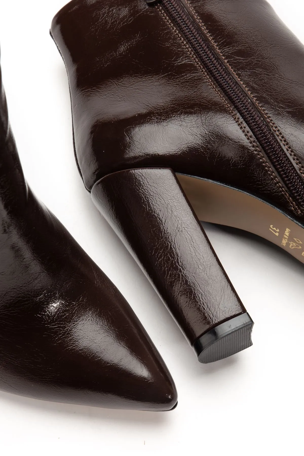 Vrt-4801  Kahve Kırışık Rugan Yüksek Kalın Topuklu Fermuarlı Kadın Bot