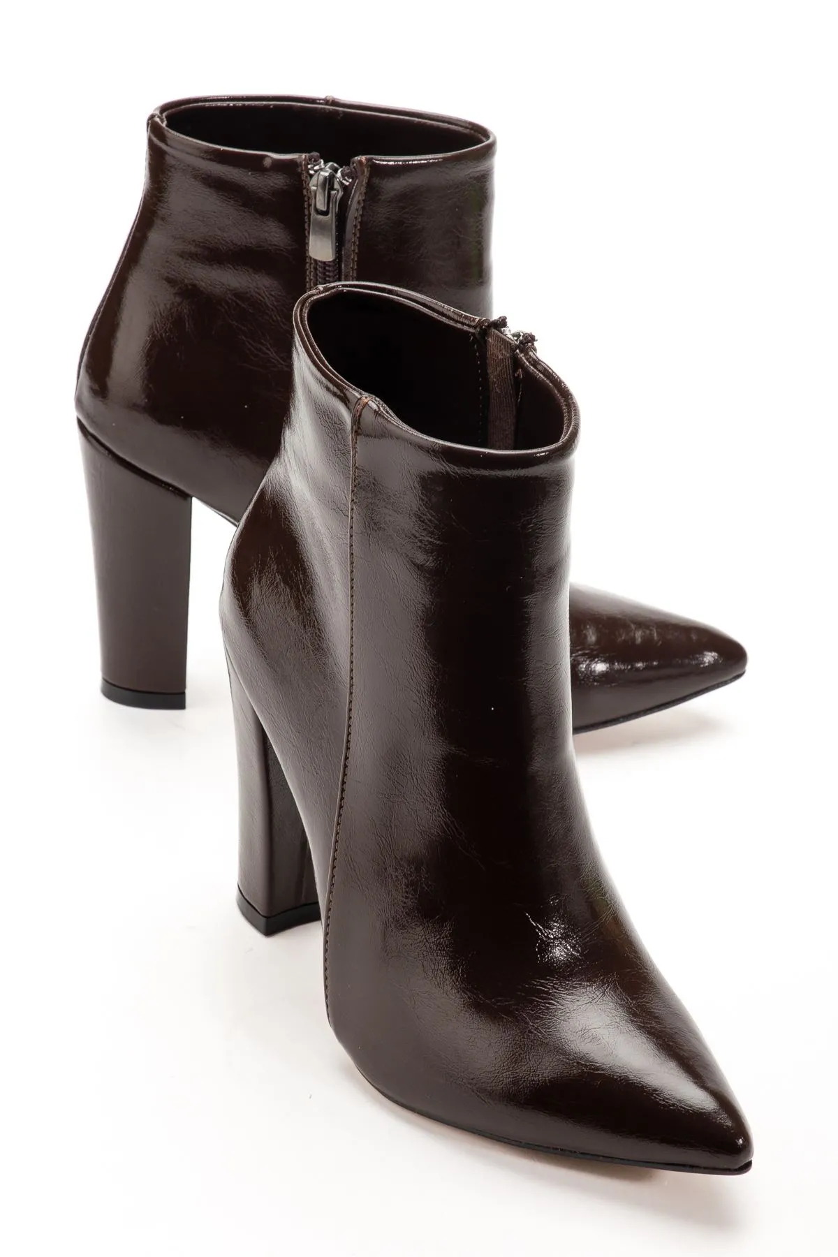 Vrt-4801  Kahve Kırışık Rugan Yüksek Kalın Topuklu Fermuarlı Kadın Bot