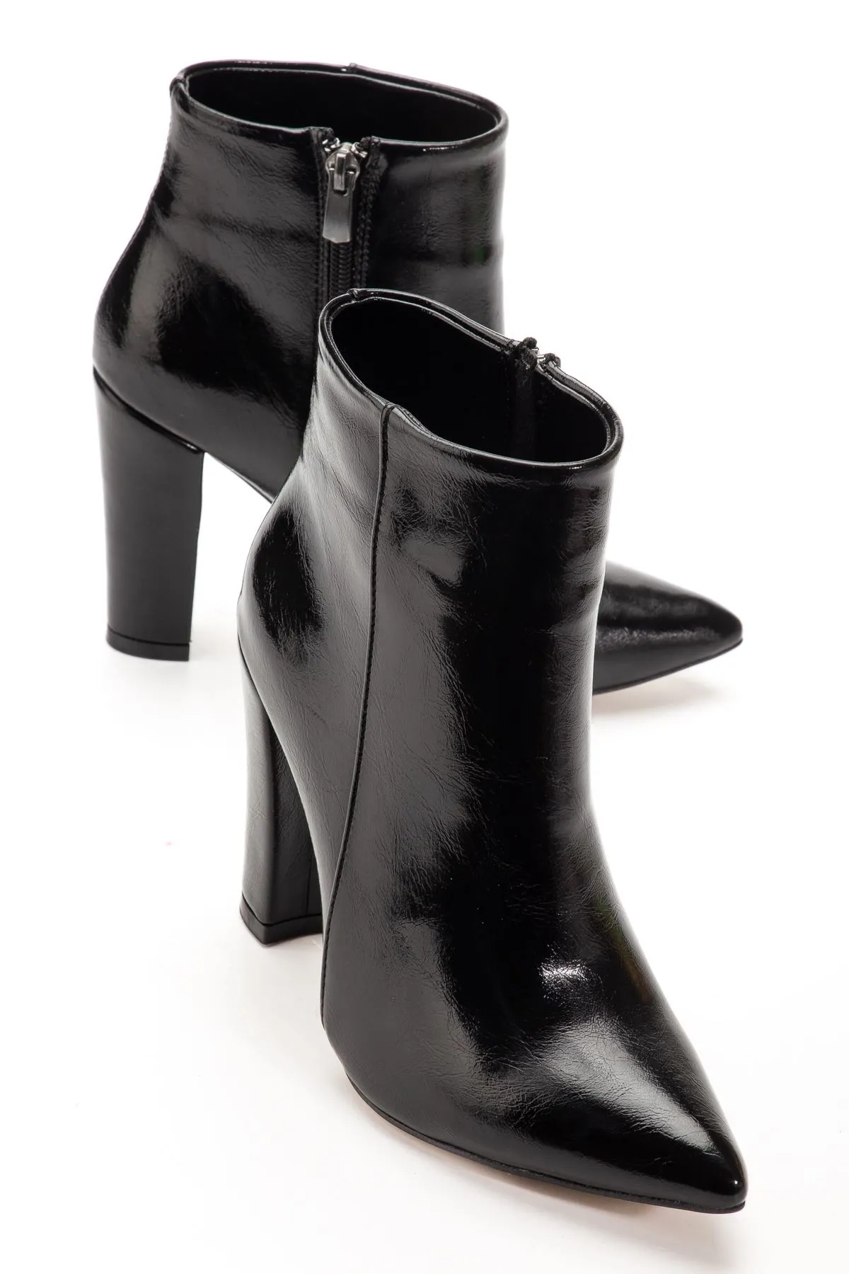 Vrt-4801  Siyah Kırışık Rugan Yüksek Kalın Topuklu Fermuarlı Kadın Bot
