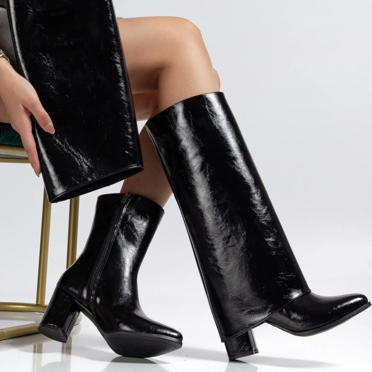 Wila Siyah Parlak Topuklu Tak Çıkar Çizme