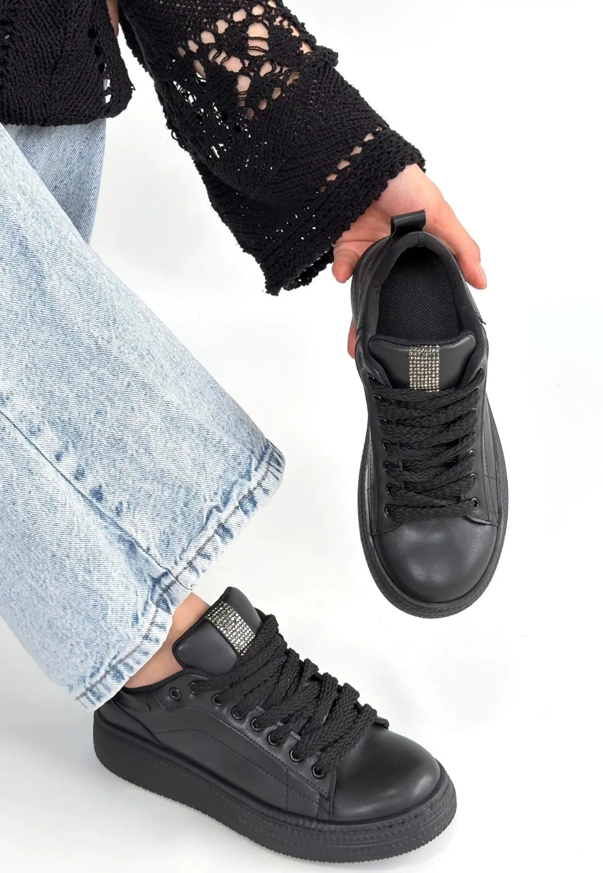 Yier Siyah Cilt Bağcıklı Spor Ayakkabı