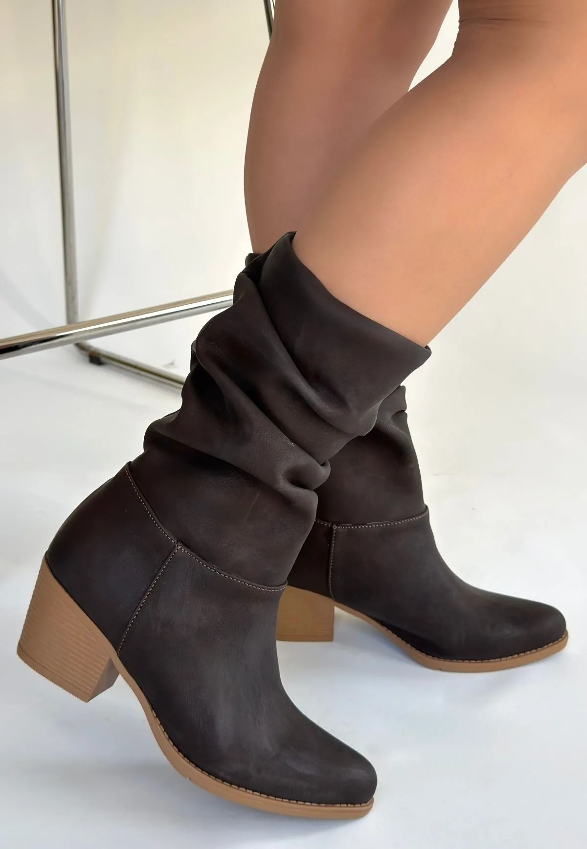 Yior Acı Kahve Nubuk Topuklu Bot