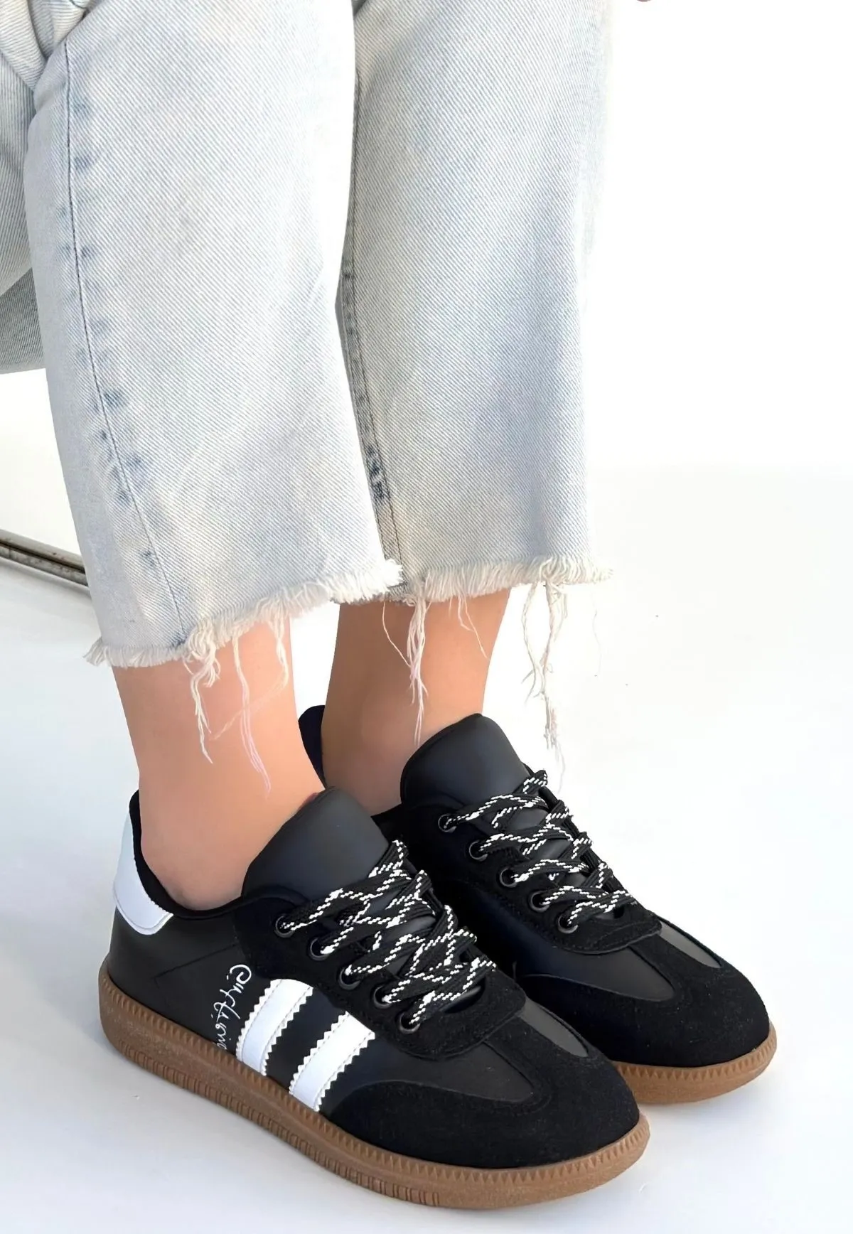 Zerti Siyah Cilt Bağcıklı Spor Ayakkabı