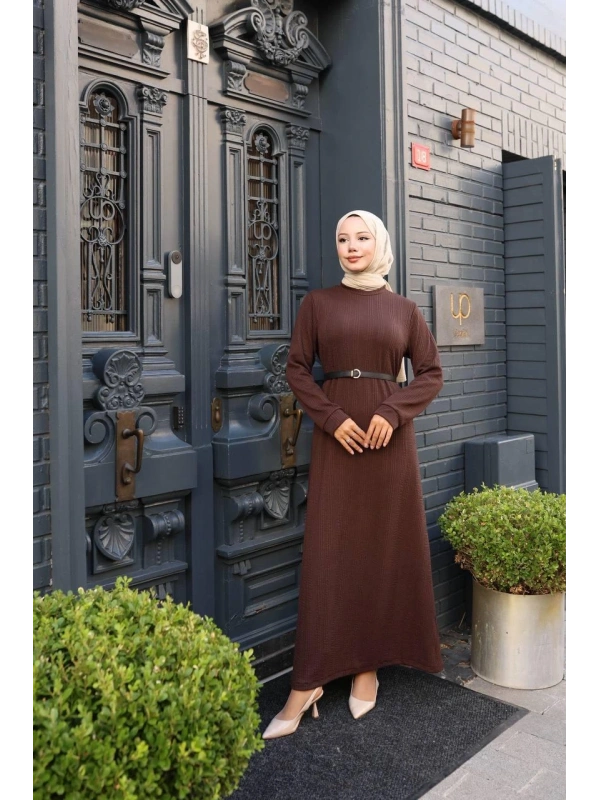 Kahve Rengi Burgu Örme Kumaş Elbise Modelimiz