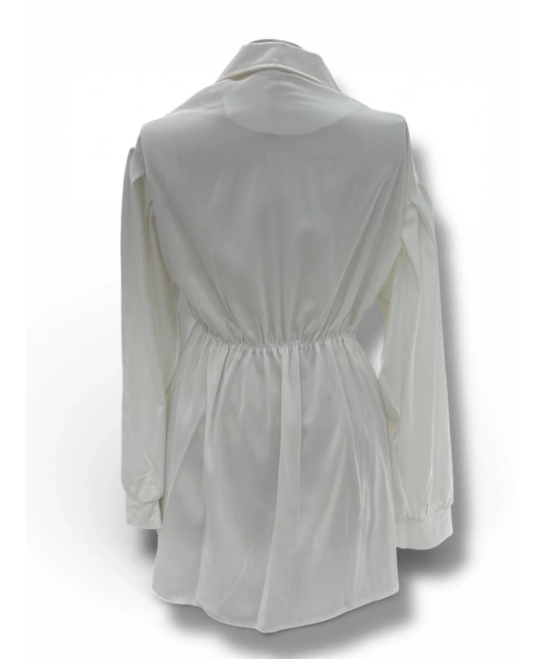 Beyaz İnce Saten Belden Bağlamalı Gömlek Moodelimiz