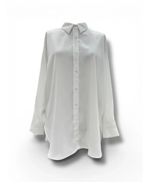 Beyaz Oversize Saten Kumaş Gömlek Modelimiz