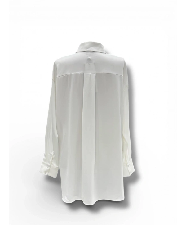 Beyaz Oversize Saten Kumaş Gömlek Modelimiz