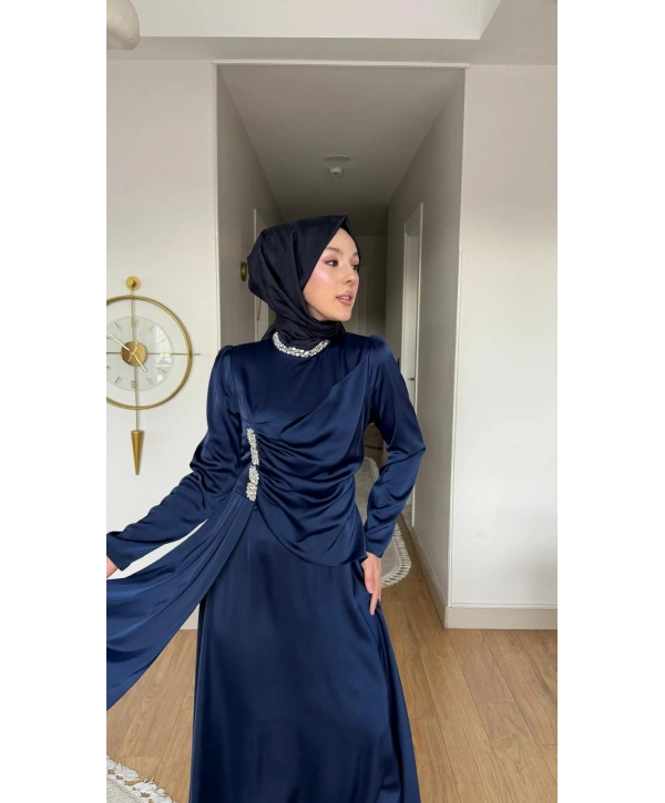Yeni Sezon Lacivert Saten Kumaş Taşlı Abiye Modelimiz