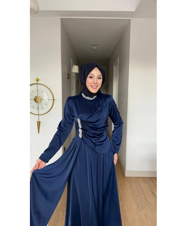 Yeni Sezon Lacivert Saten Kumaş Taşlı Abiye Modelimiz