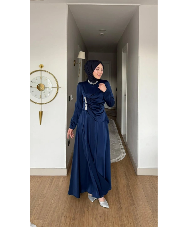 Yeni Sezon Lacivert Saten Kumaş Taşlı Abiye Modelimiz