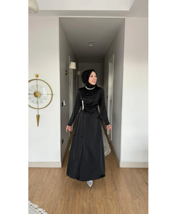 Yeni Sezon Siyah Saten Kumaş Abiye Modelimiz