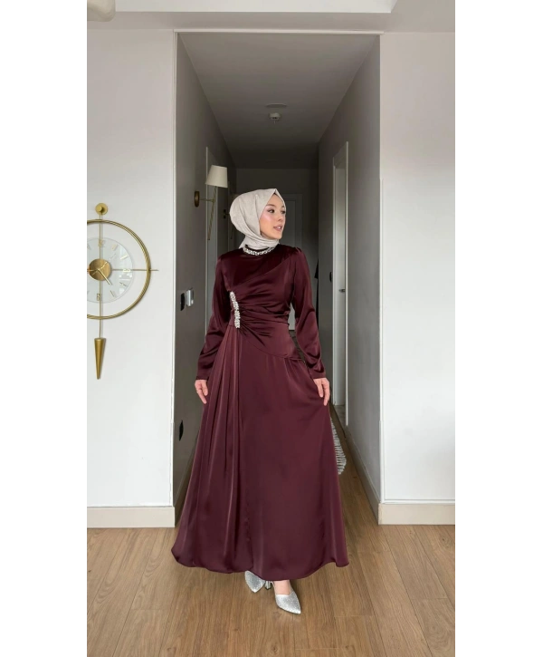 Yeni Sezon Mürdüm Saten Kumaş Taşlı Abiye Modelimiz