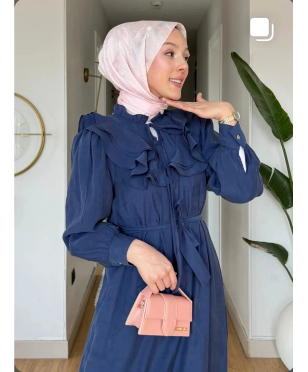 Mavi Modal Kumaş Yaka Göğüs Ve Eteği Fırfırlı Elbise Modelimiz