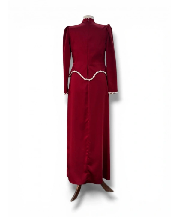 Kırmızı Saten Kumaş Taşlı Abiye Modelimiz