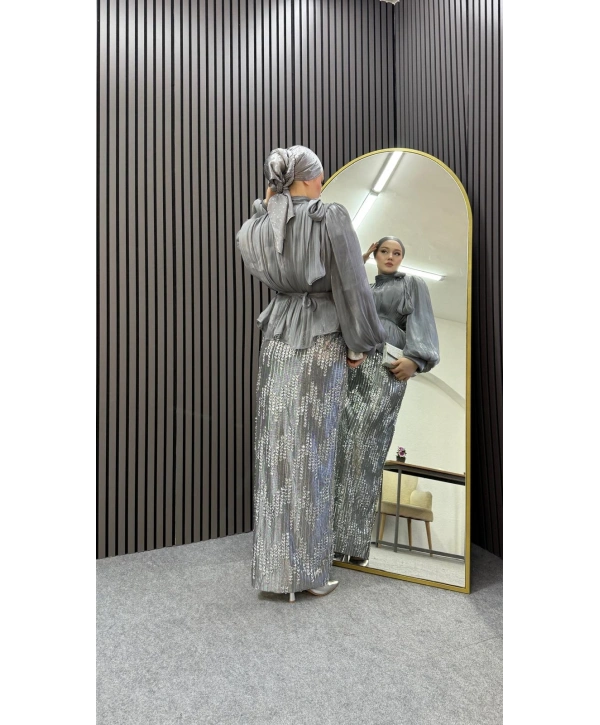 Gri Alya Tesettür Takım Modelimiz