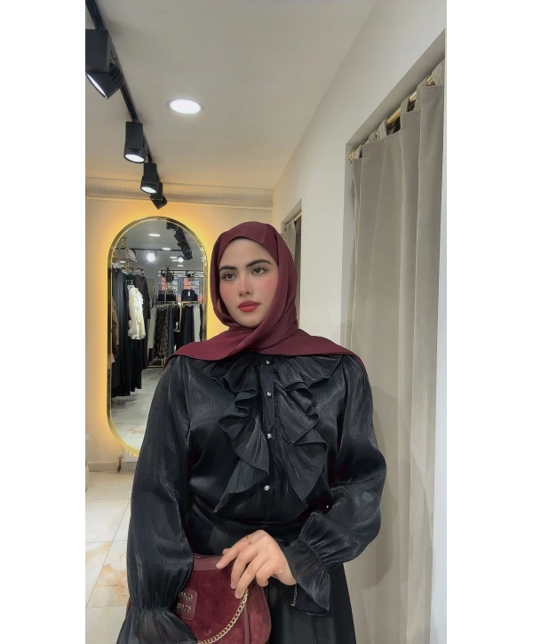 Siyah Janjan Şifon Kumaş İçi Astarlı Kol Ve Göğüs Fırfır Detaylı Gömlek Modelimiz