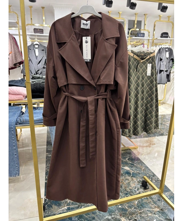Acı Kahve Kuşaklı Trençkot: Klasik Yaka Tesettür Dış Giyim