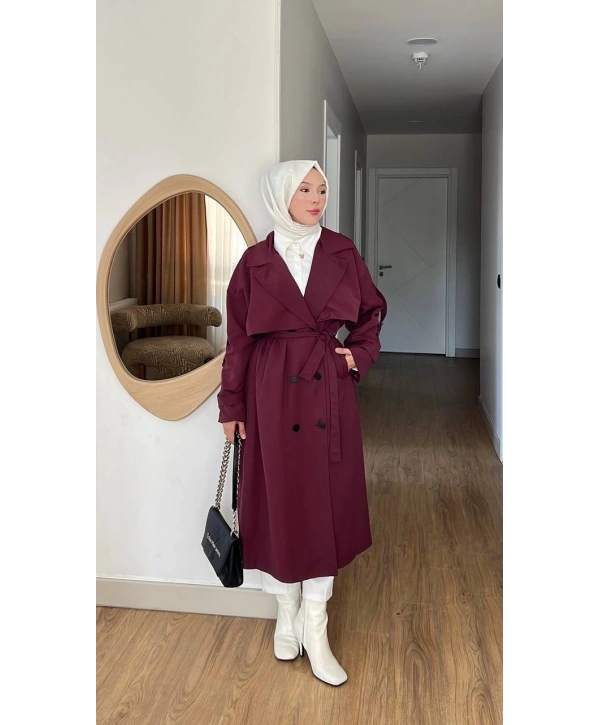Bordo Kuşaklı Trençkot: Klasik Yaka Tesettür Dış Giyim