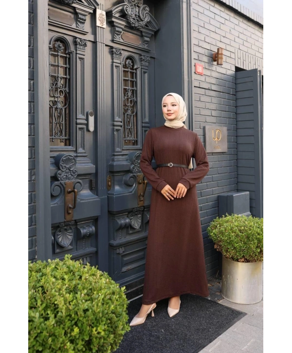 Kahve Rengi Burgu Örme Kumaş Elbise Modelimiz