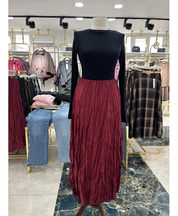 Kırmızı Beli Lastikli Kırışık Elbise Modelimiz