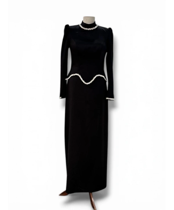 Siyah Saten Kumaş Taşlı Abiye Modelimiz