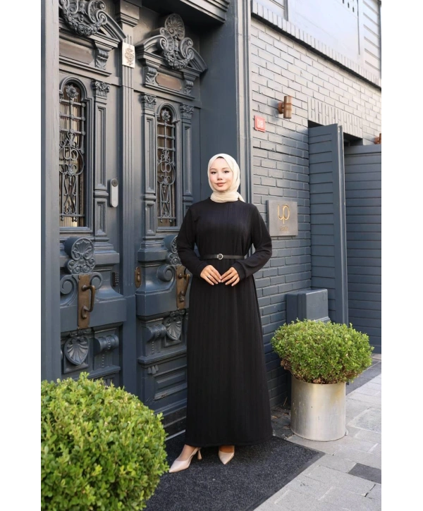 Siyah Burgu Örme Kumaş Elbise Modelimiz