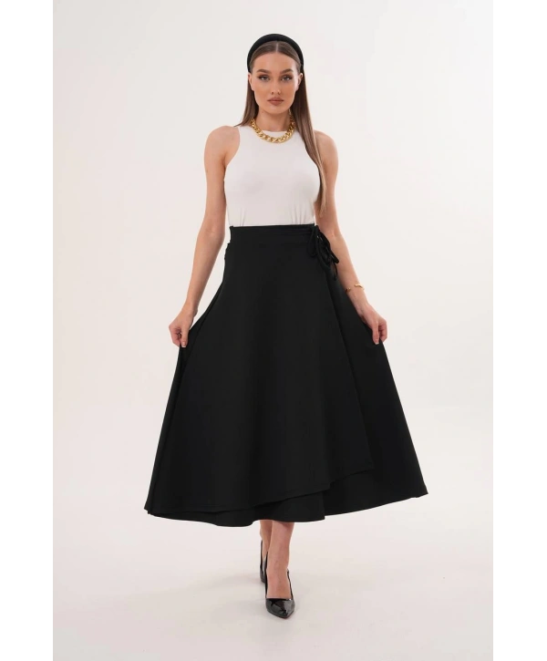 Siyah Yandan Bağlama Detaylı Etek Modelimiz