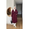 Bordo Kuşaklı Trençkot: Klasik Yaka Tesettür Dış Giyim