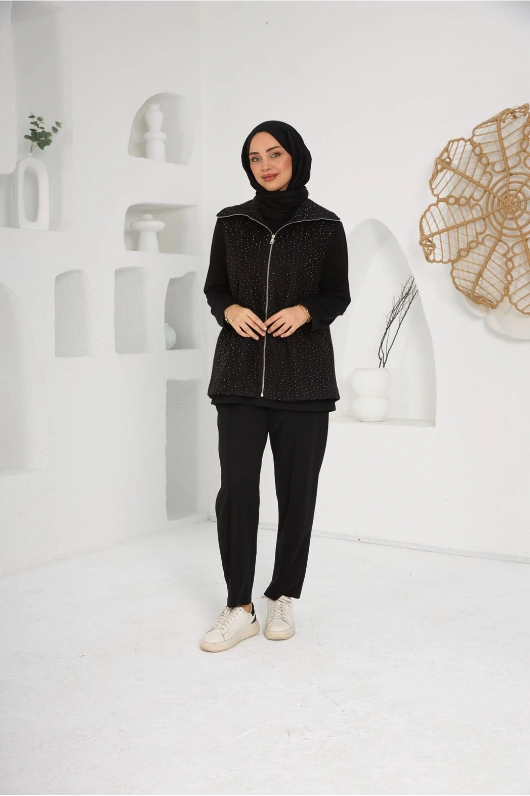 siyah oyşo takım ve taşlı kaşe yelekli 3 lü takım