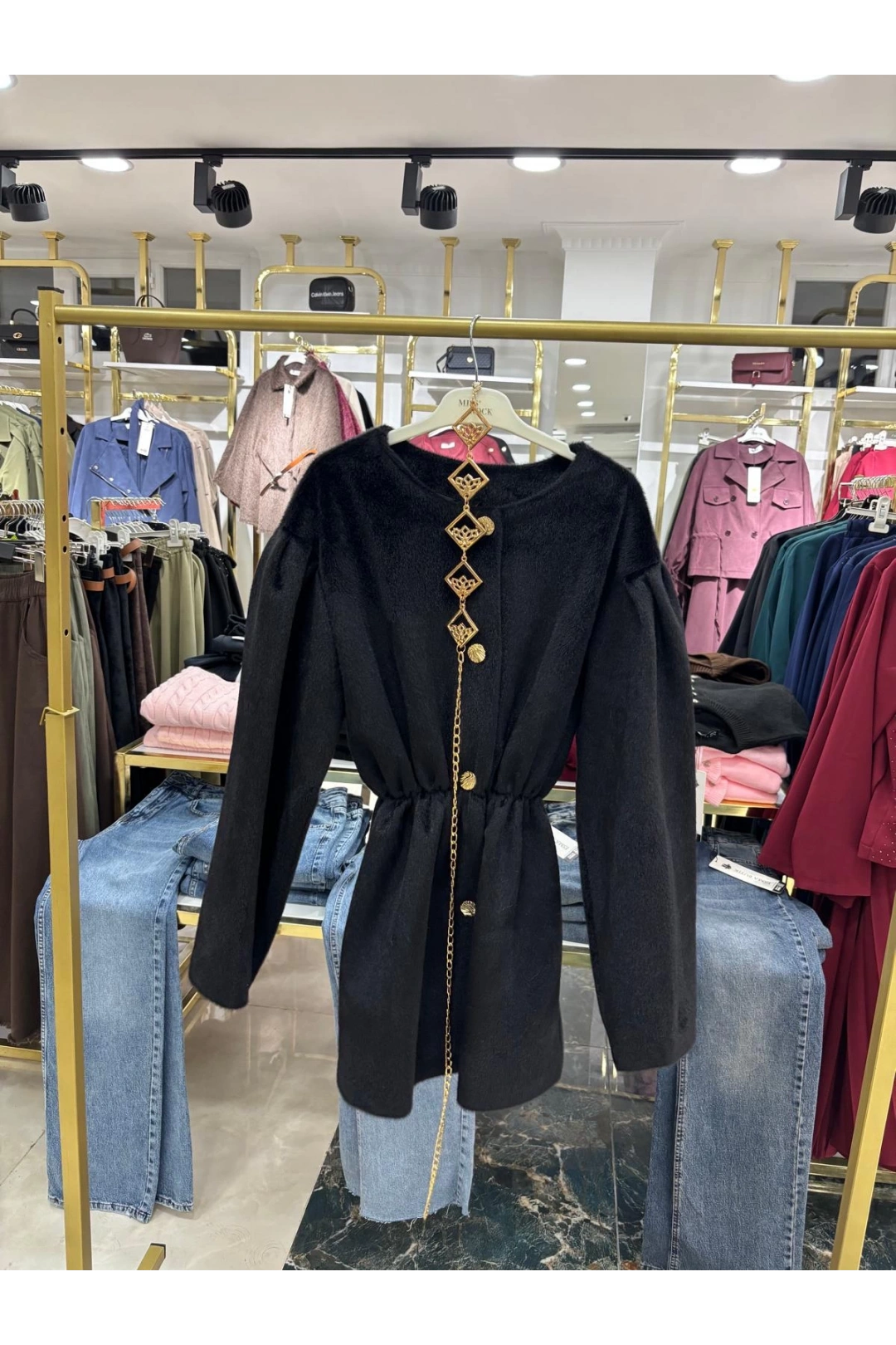 Siyah Kemerli Kışlık Modelimiz