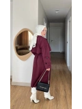 Bordo Kuşaklı Trençkot: Klasik Yaka Tesettür Dış Giyim