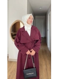 Bordo Kuşaklı Trençkot: Klasik Yaka Tesettür Dış Giyim