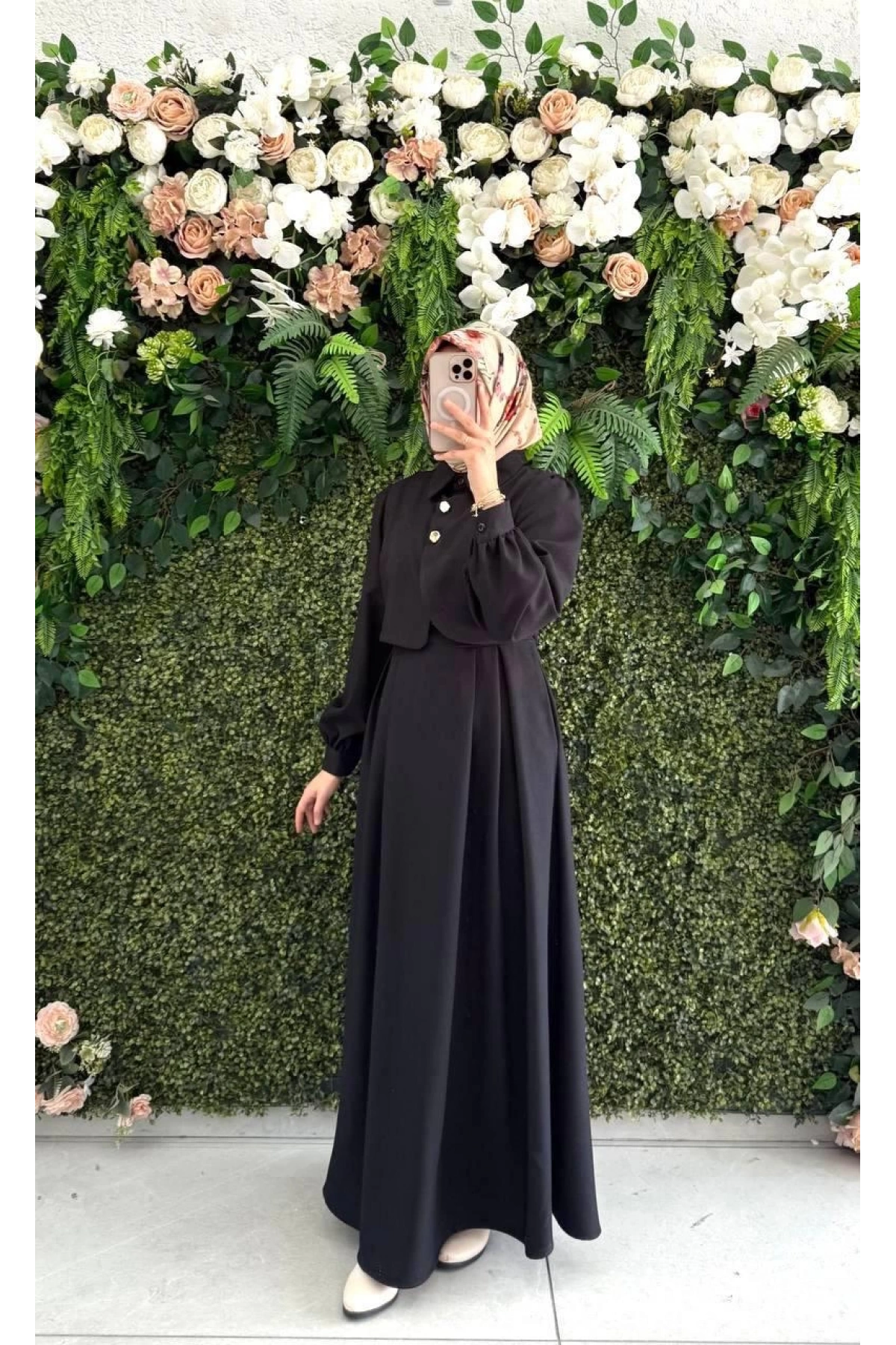 siyah yuniceft kumaş elbisemiz