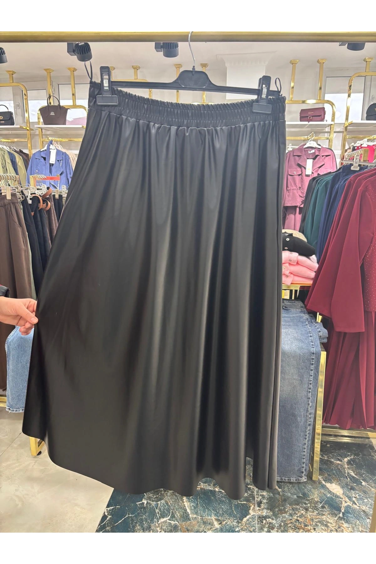 Siyah Deri Etek Modelimiz