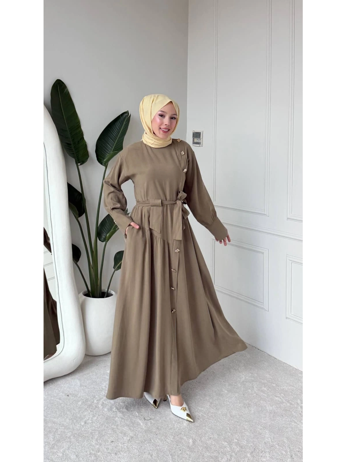 Haki Modal Kumaş Kuşaklı Düğmeli Elbise Modelimiz