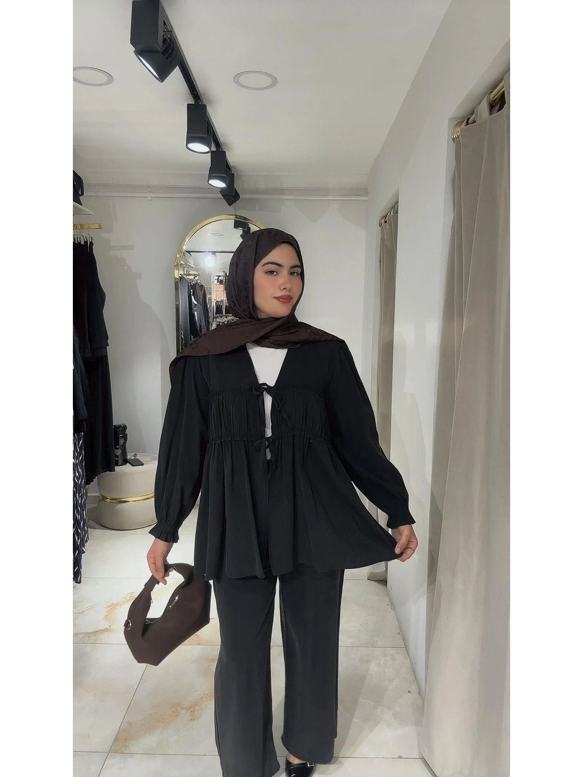 Siyah Modal Kumaş Pantolonlu Takım Modelimiz