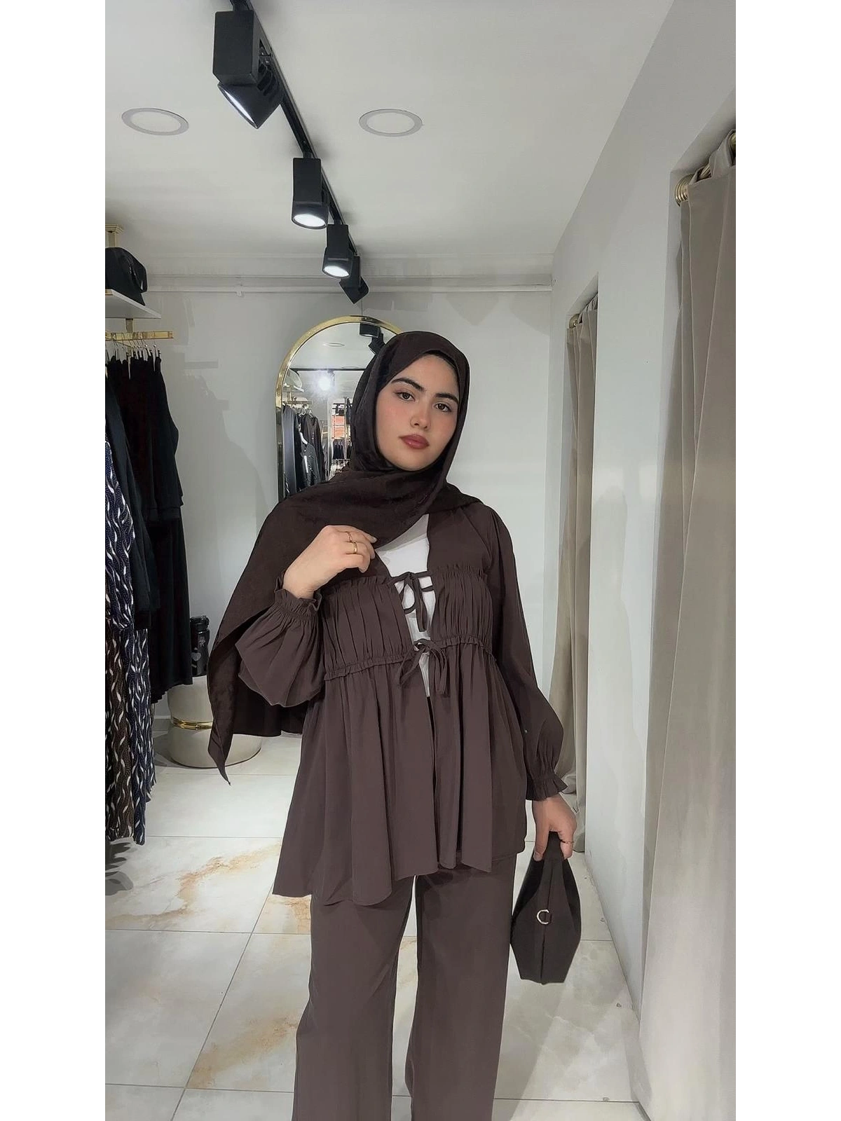 Kahve Rengi Modal Kumaş Pantolonlu Takım Modelimiz