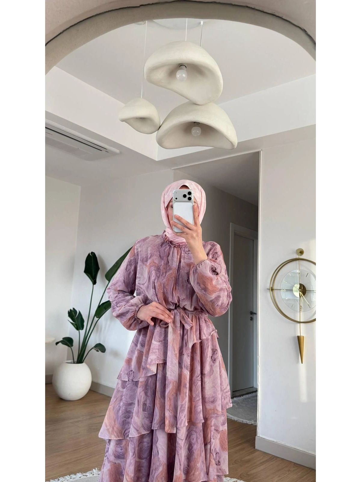Pembe Şifon Kumaş Desenli Kat Kat Elbise Modelimiz
