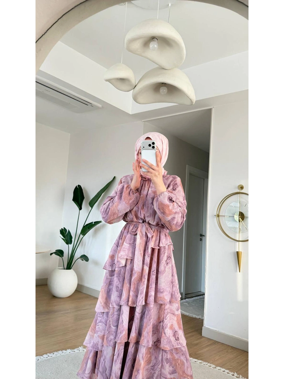 Pembe Şifon Kumaş Desenli Kat Kat Elbise Modelimiz