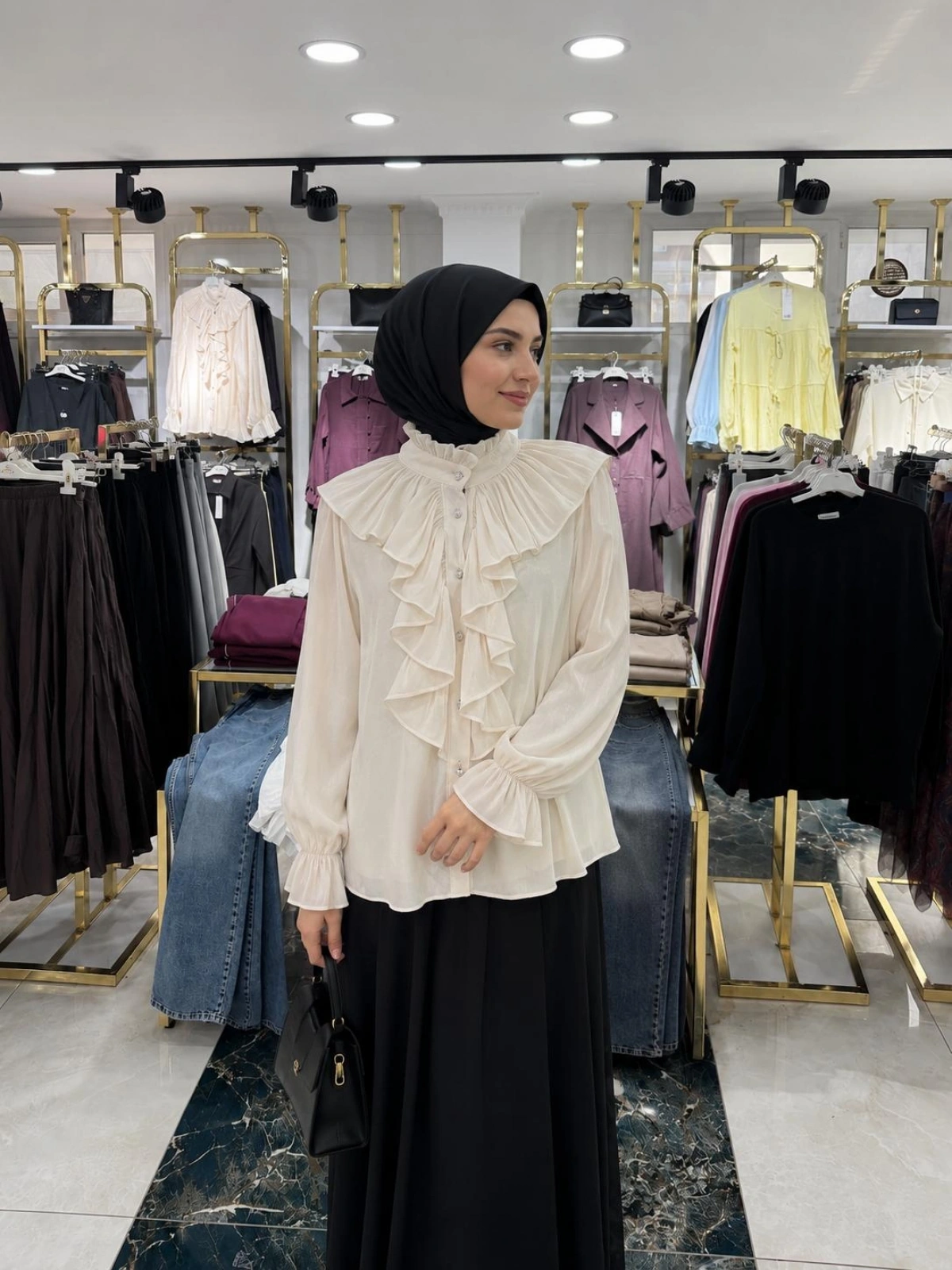 Bej Janjan Şifon Kumaş İçi Astarlı Gömlek Modelimiz