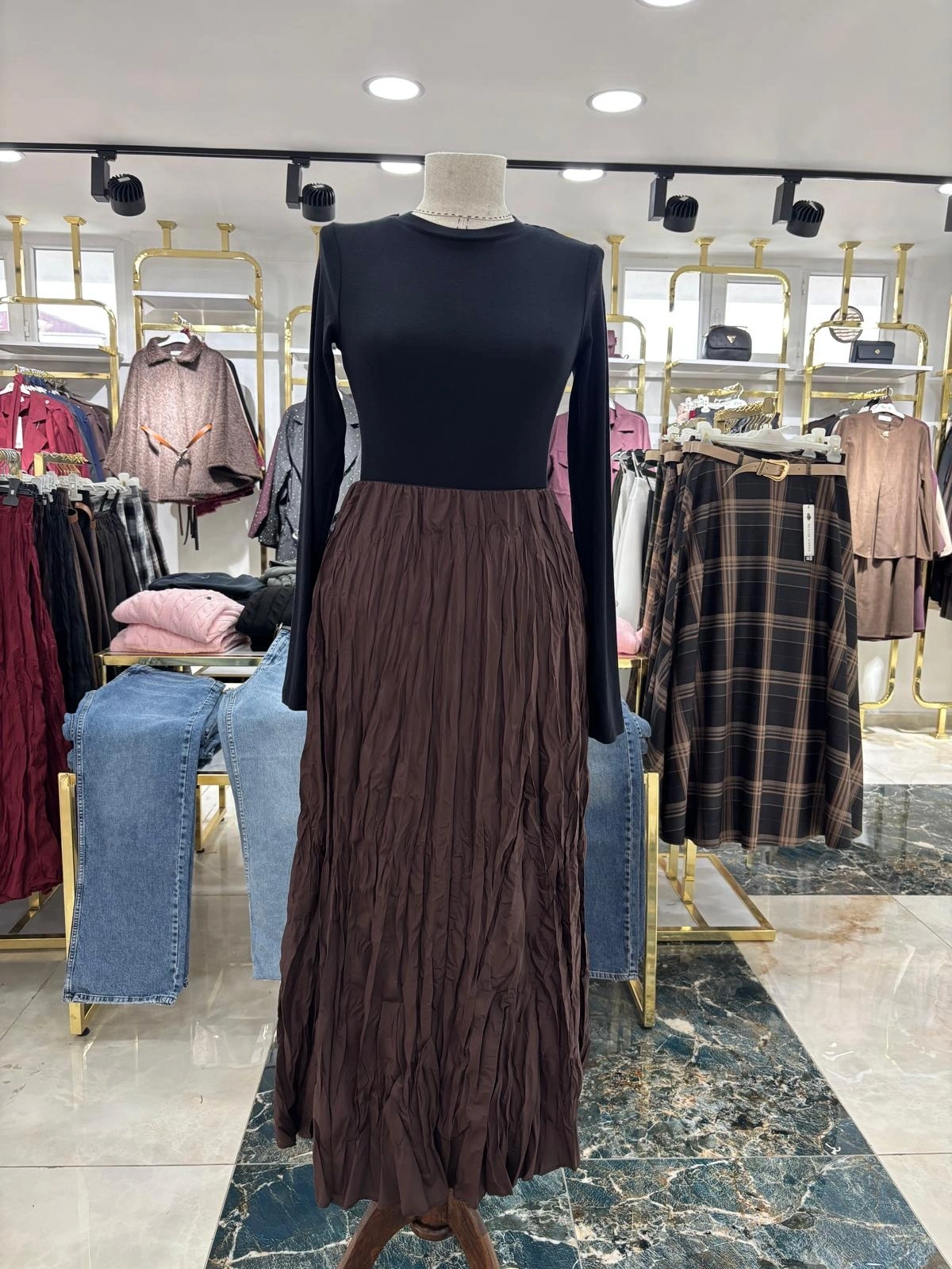 Acı Kahve Beli Lastikli Kırışık Etek Modelimiz